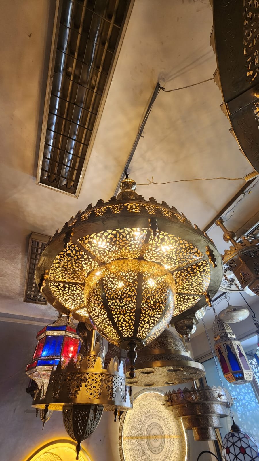 Luster – 14 – Image 3